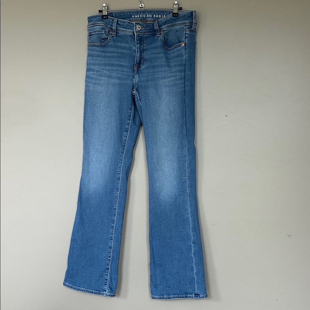 American Eagle Outfitters Women's Flare Jeans - Size 8.